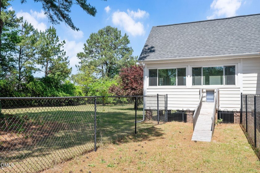 NO HOA! Ranch w/ covered front porch. Attached 2 car garage with - photo 33