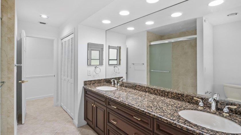 Welcome to this single-story residence in Cypresshead, offering - photo 38