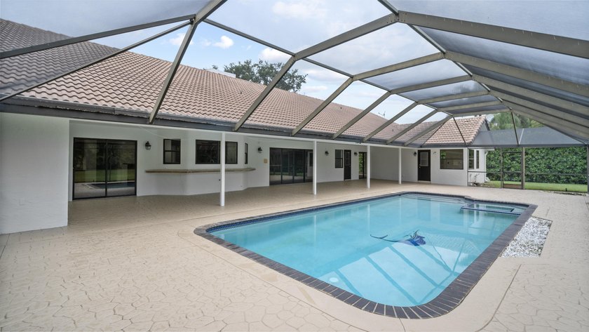 Welcome to this single-story residence in Cypresshead, offering - photo 39