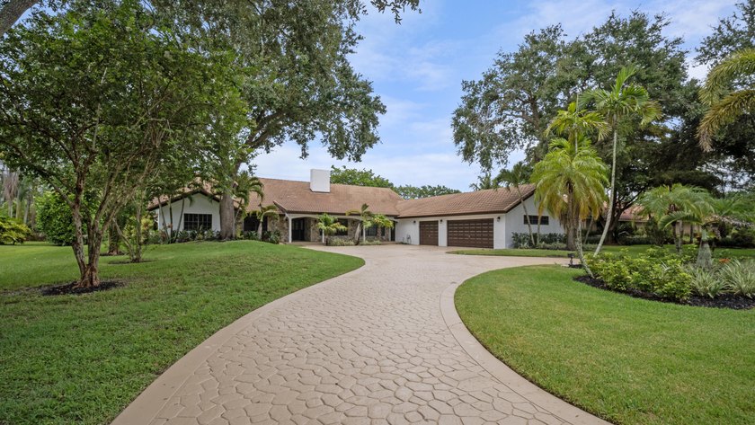 Welcome to this single-story residence in Cypresshead, offering - photo 45