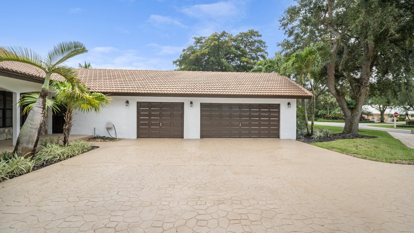 Welcome to this single-story residence in Cypresshead, offering - photo 47