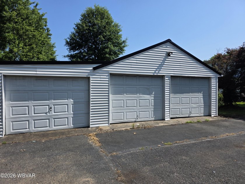 A lovely 2 acre parcel convenient to amenities but nice and - photo 2