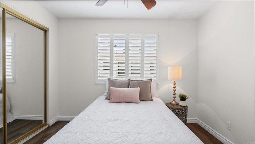 Welcome to this light and bright upstairs 1 bedroom, 1 bath - photo 4