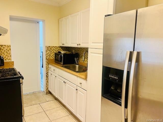 Well maintained brick Colonial. Handicap accessible with - photo 6