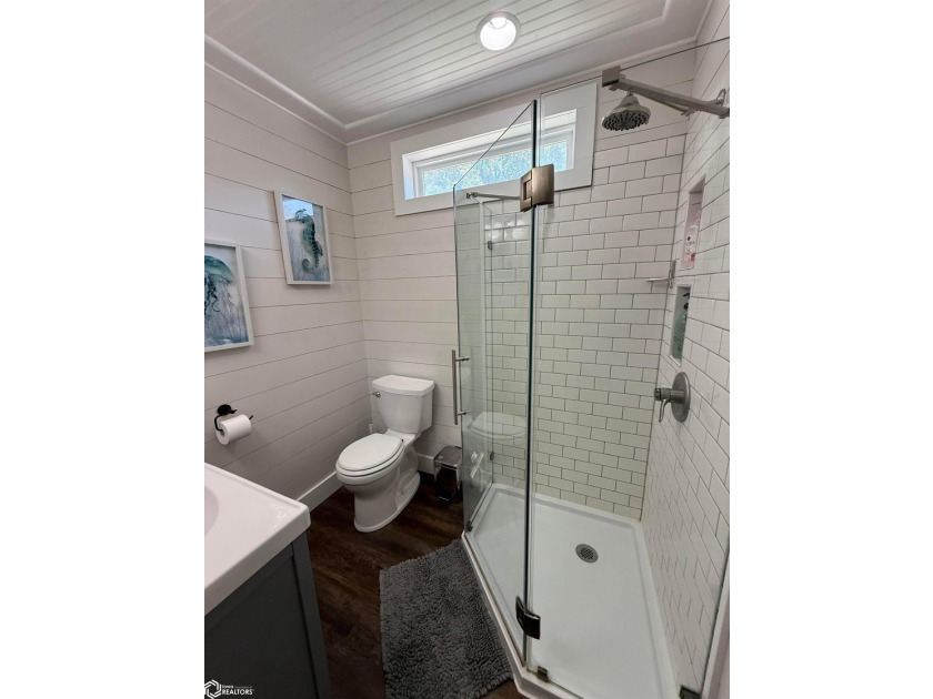 Completely renovated down to the studs, this beautiful turnkey - photo 13
