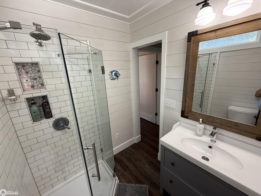 Completely renovated down to the studs, this beautiful turnkey - photo 14