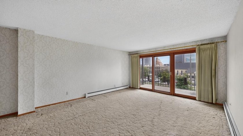 Perfectly situated in the sought-after Five Oaks building, this - photo 7