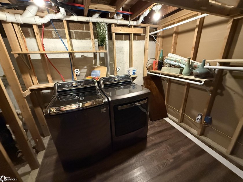 Completely renovated down to the studs, this beautiful turnkey - photo 22