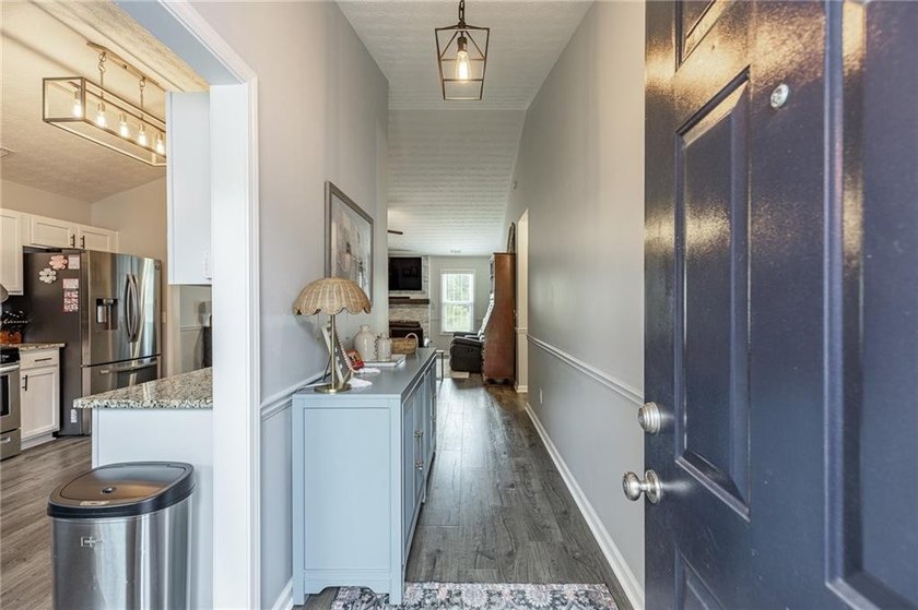 Beautifully updated 3-bedroom, 2-bath ranch nestled on a private - photo 4
