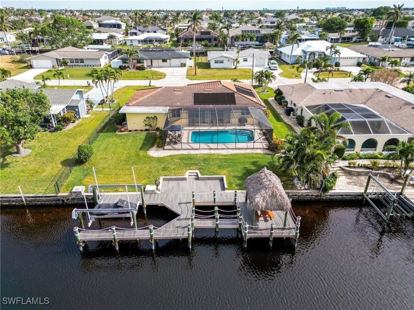 Canal-front in Cape Coral! This beautifully furnished - photo 3