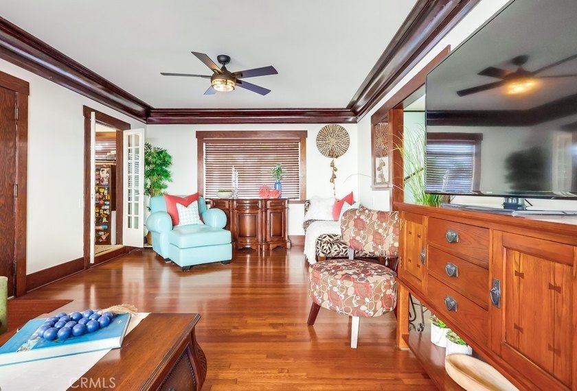 Located in the heart of Retro Row within the highly sought-after - photo 9