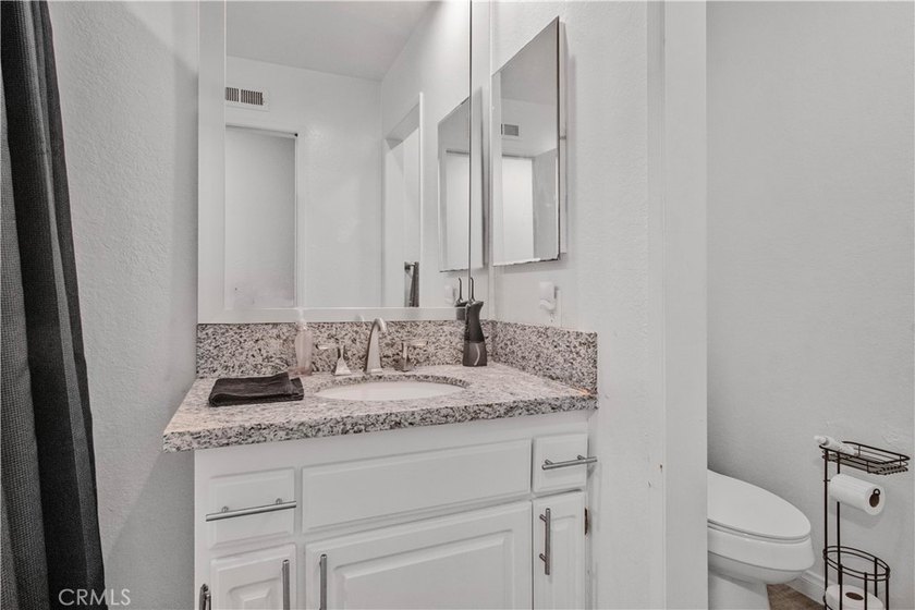 Welcome to 2423 Deodar St. #4, a beautifully maintained - photo 13