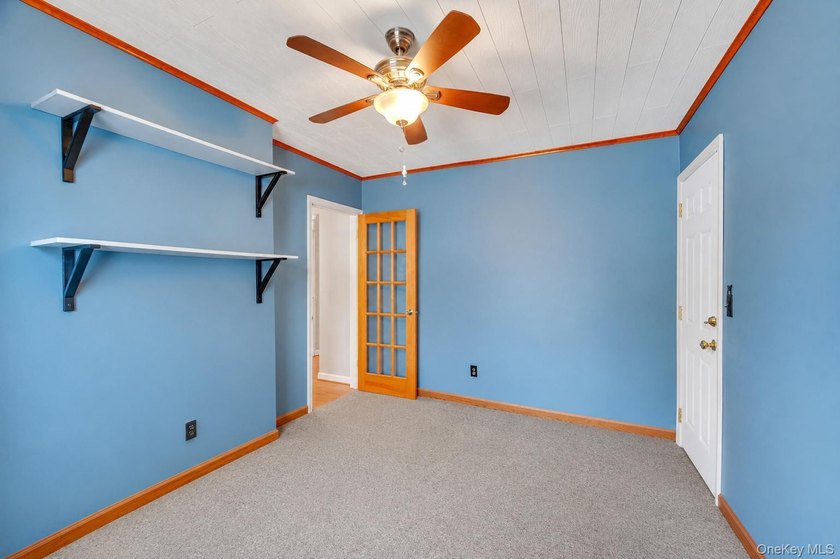 This beautifully renovated Cape in Oceanside offers 3 bedrooms - photo 32