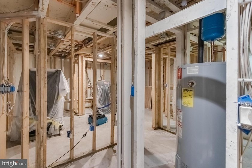 Beautifully customized townhome with breathtaking views of the - photo 22