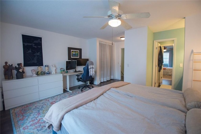 Welcome to the coast, where this comfortable home awaits in the - photo 25