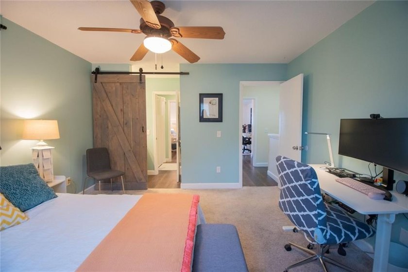Welcome to the coast, where this comfortable home awaits in the - photo 27