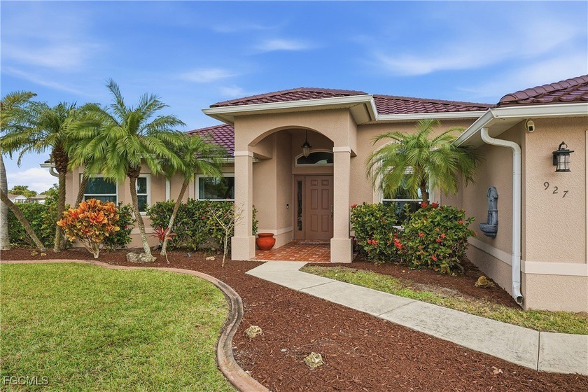 Stunning Freshwater Canal/Pool Home in Southwest Cape Coral - photo 2