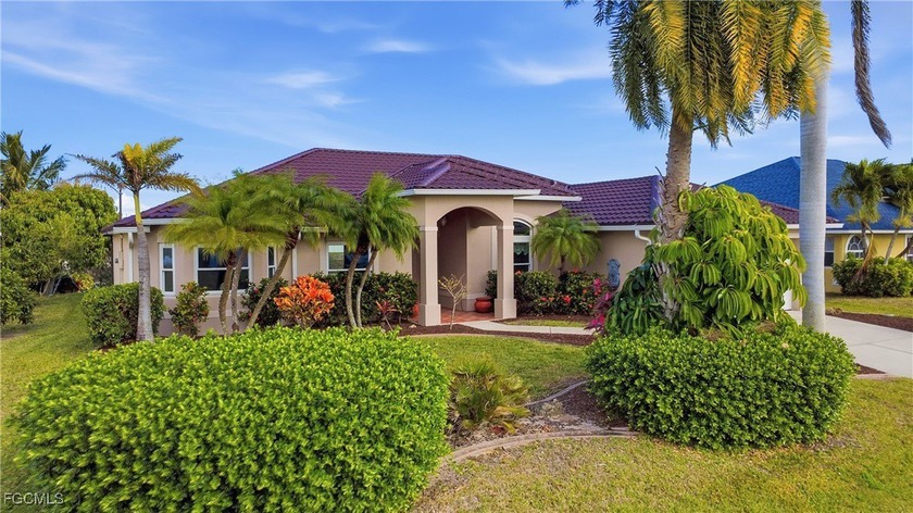 Stunning Freshwater Canal/Pool Home in Southwest Cape Coral - photo 3