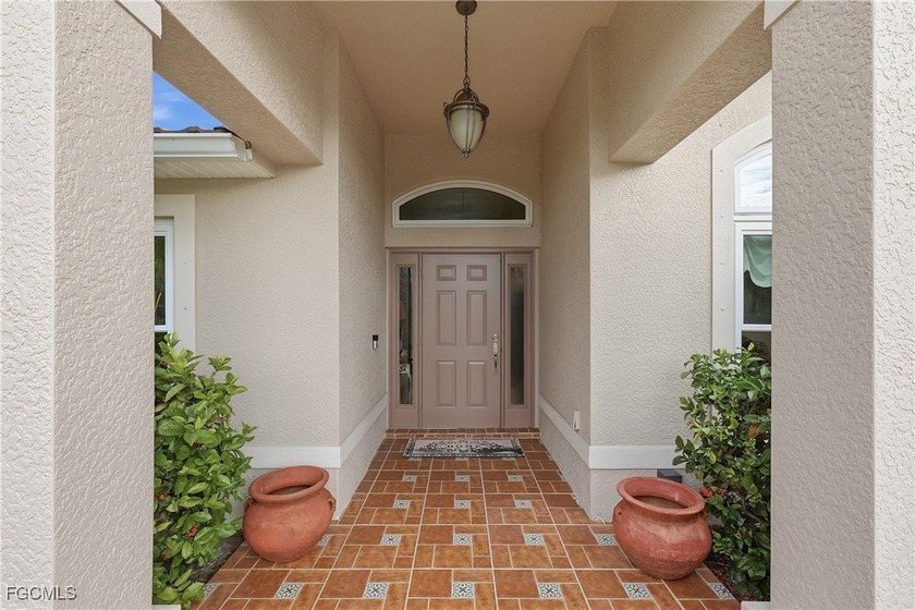 Stunning Freshwater Canal/Pool Home in Southwest Cape Coral - photo 4