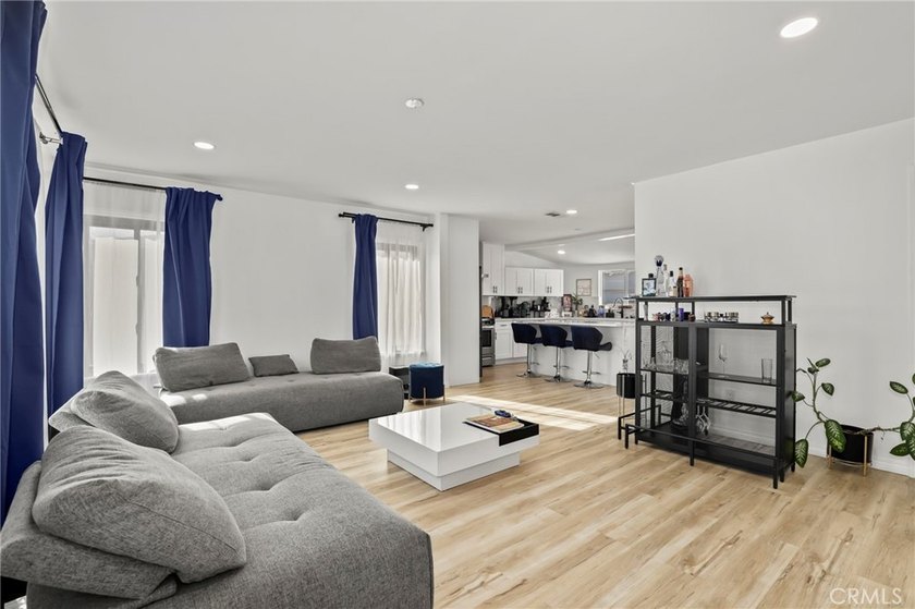 Welcome to your dream home in the heart of Long Beach at 2673 - photo 6