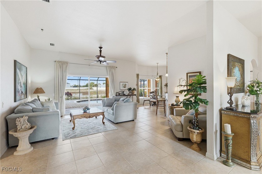 Stunning Freshwater Canal/Pool Home in Southwest Cape Coral - photo 7