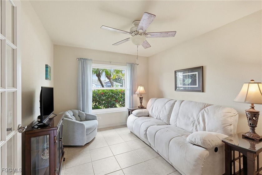 Stunning Freshwater Canal/Pool Home in Southwest Cape Coral - photo 8