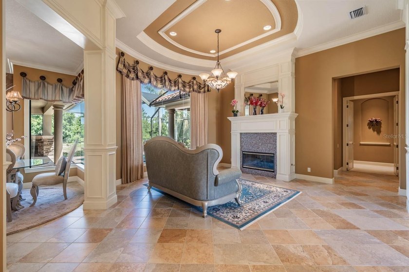 EXQUISITE and professionally decorated, this exceptional Arthur - photo 9