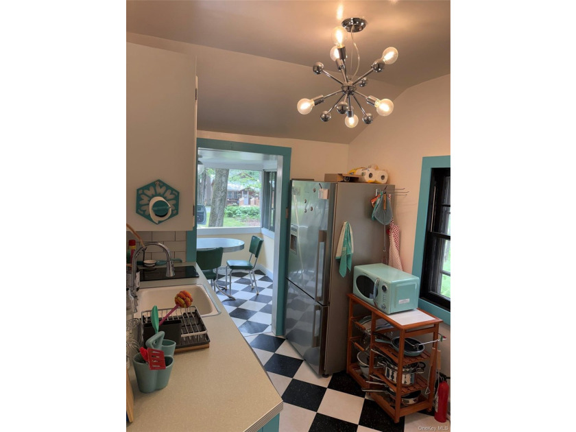 Charming Smallwood cabin offering lake rights and rare extra - photo 9