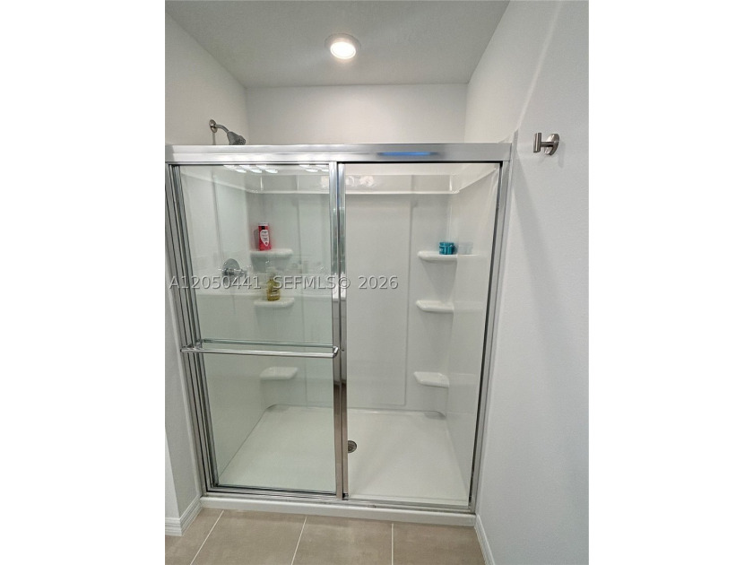 Beautiful corner-townhouse located in the highly desirable Skye - photo 17