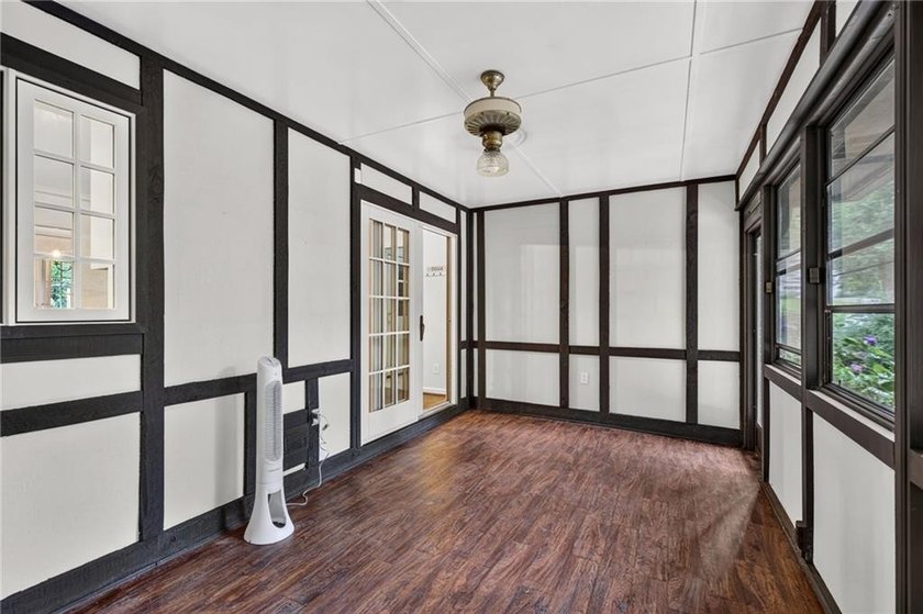 Incredible opportunity in sought-after Hampton Hall, ideally - photo 19