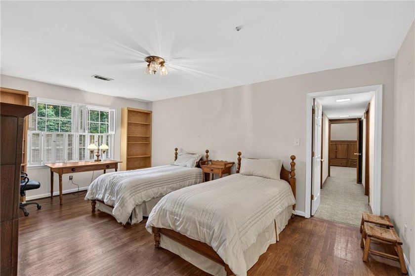 Incredible opportunity in sought-after Hampton Hall, ideally - photo 29