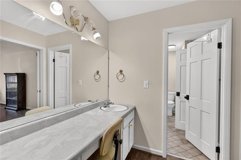 Incredible opportunity in sought-after Hampton Hall, ideally - photo 31
