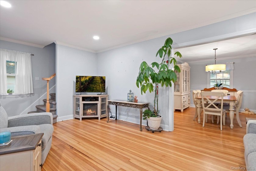 Welcome to this beautifully restored and thoughtfully updated - photo 4