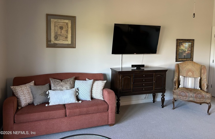 Seller is relocating and eager for Offers!! Fully furnished 3rd - photo 4