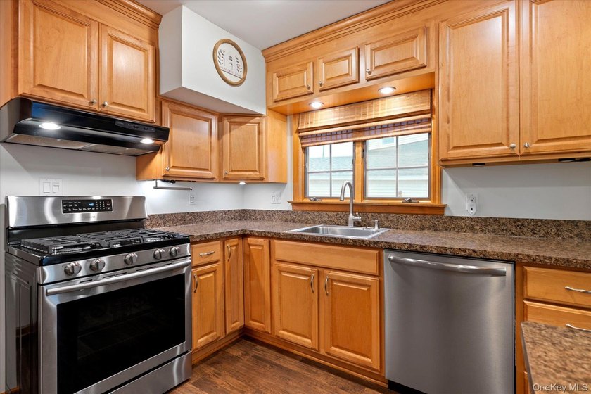 Welcome to this beautifully restored and thoughtfully updated - photo 10