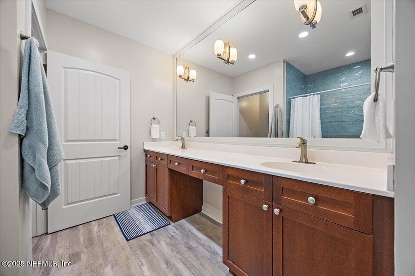 Seller is relocating and eager for Offers!! Fully furnished 3rd - photo 10
