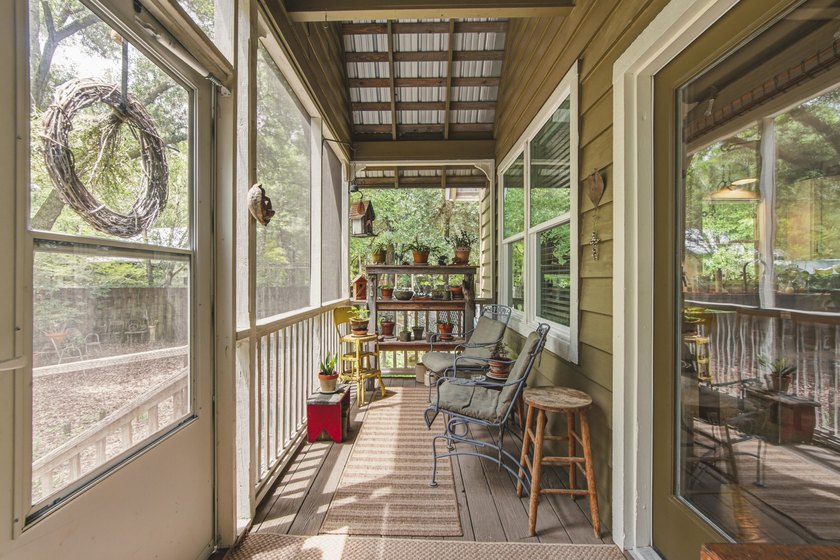 Florida cottage on .79 acres - totally renovated and nestled in - photo 5