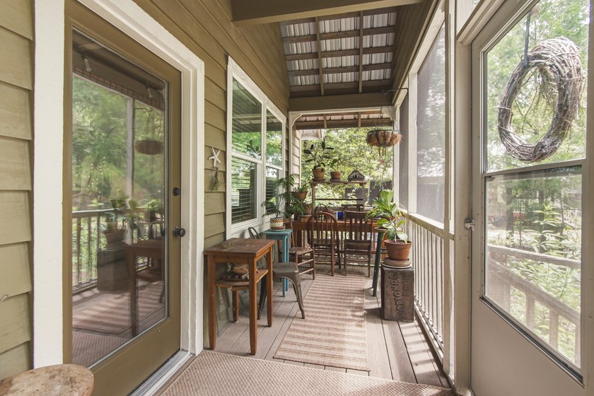Florida cottage on .79 acres - totally renovated and nestled in - photo 6