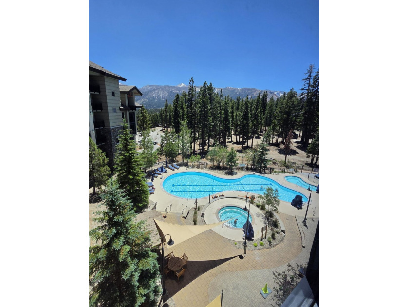 Enjoy fantastic views of the Mammoth High Sierra from this 6th - photo 11