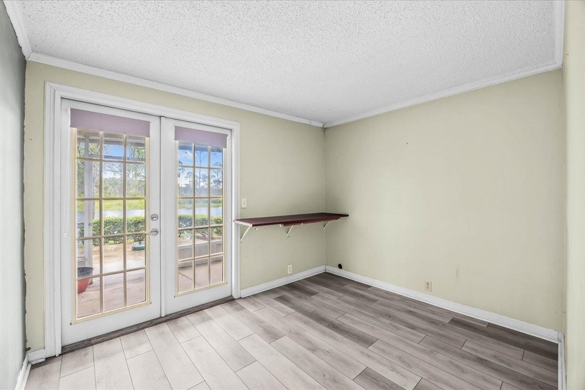 Welcome to this charming 2-bedroom, 2-bathroom + den, 1 CG in - photo 15
