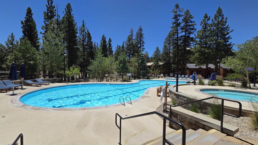Enjoy fantastic views of the Mammoth High Sierra from this 6th - photo 16
