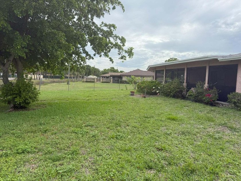Beautiful 3BR/2BA home on an oversized lot in desirable - photo 24