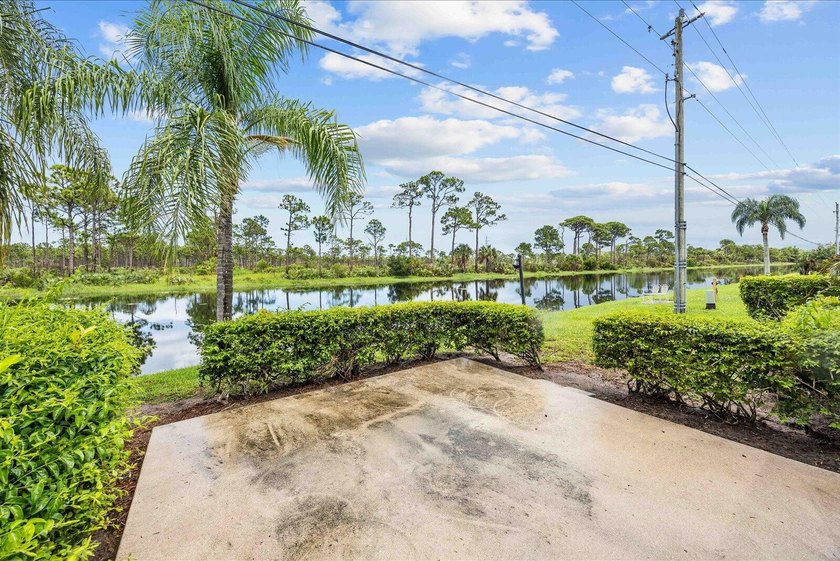 Welcome to this charming 2-bedroom, 2-bathroom + den, 1 CG in - photo 29