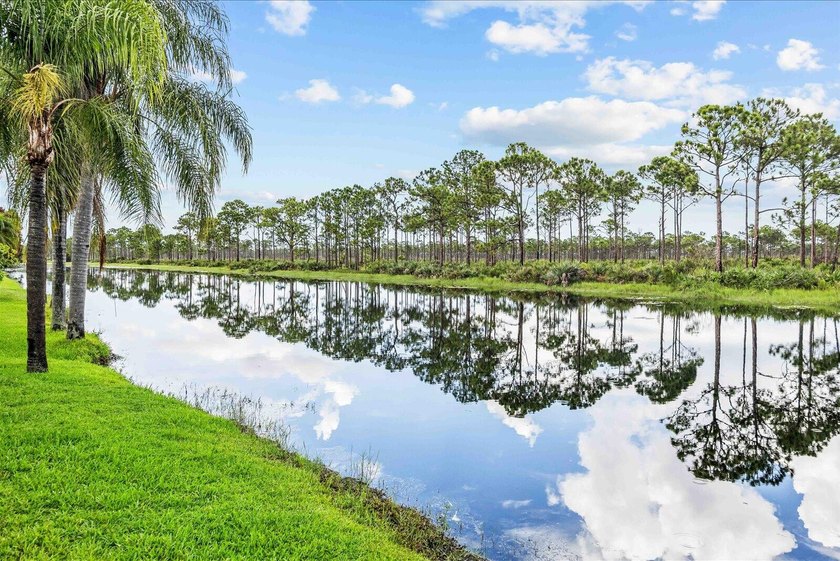 Welcome to this charming 2-bedroom, 2-bathroom + den, 1 CG in - photo 32
