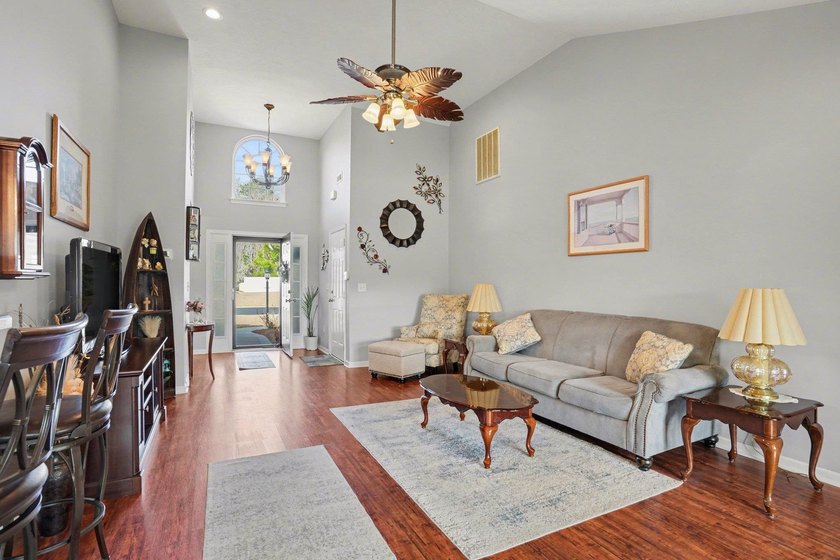 This beautifully maintained home in Highland Woods showcases - photo 9