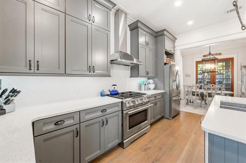 Welcome to coastal luxury in the highly sought-after Ocean Oaks - photo 11
