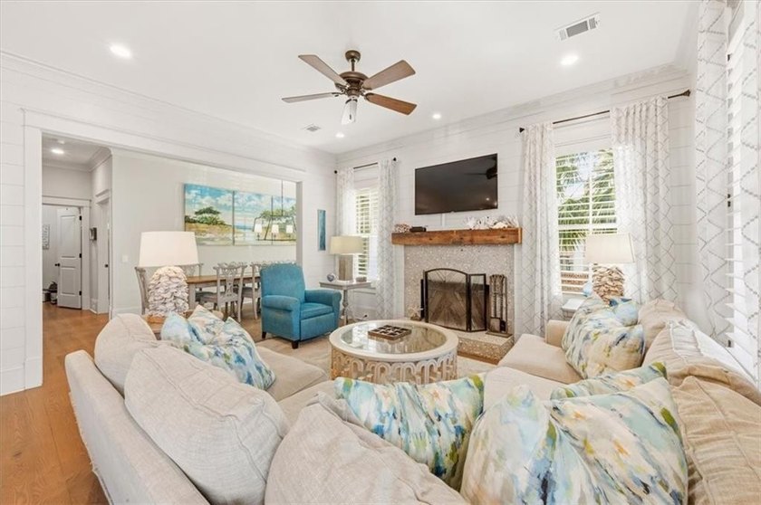 Welcome to coastal luxury in the highly sought-after Ocean Oaks - photo 13