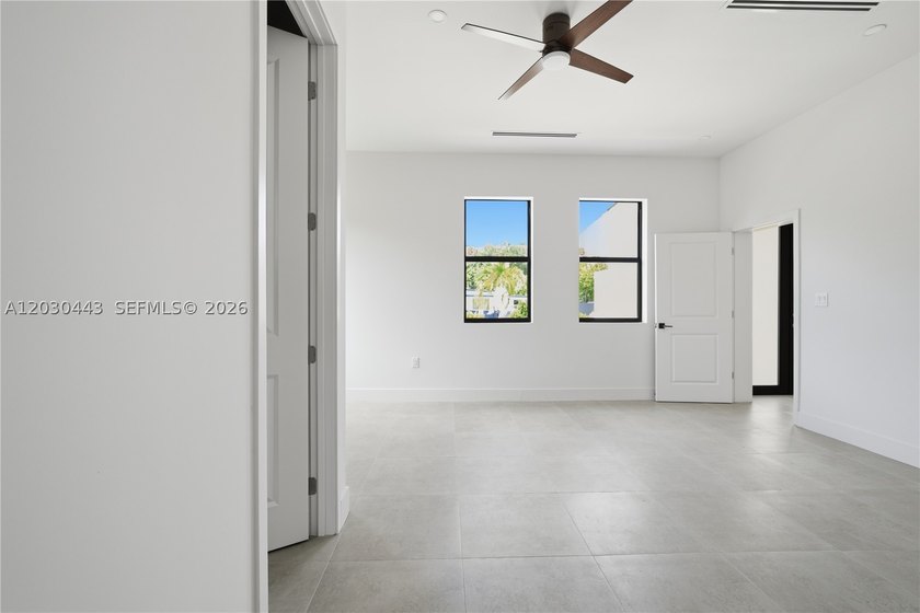This is a new home, Minimum ceiling height is 10 feet with up to - photo 15