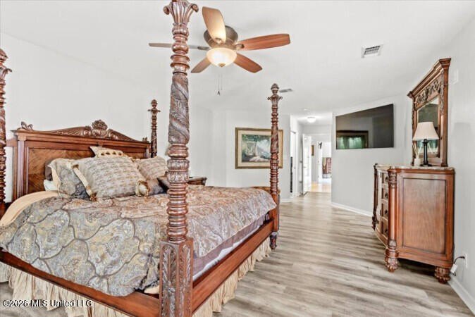 Public Remarks: THIS HOUSE COMES FURNISHED and is Turn Key! - photo 19
