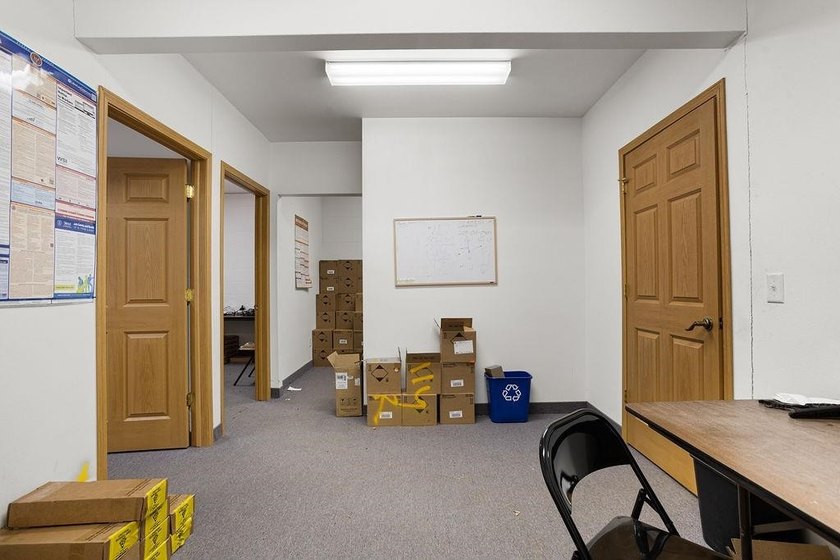 Here is an investment opportunity ready for new owners!! This - photo 23